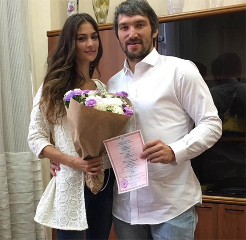 Александр и Анастасия расписались в конце августа