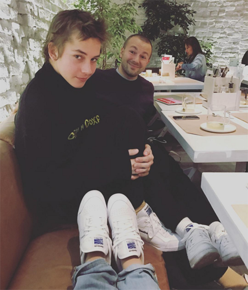 На этом фото в кадр попали только ноги Ксении