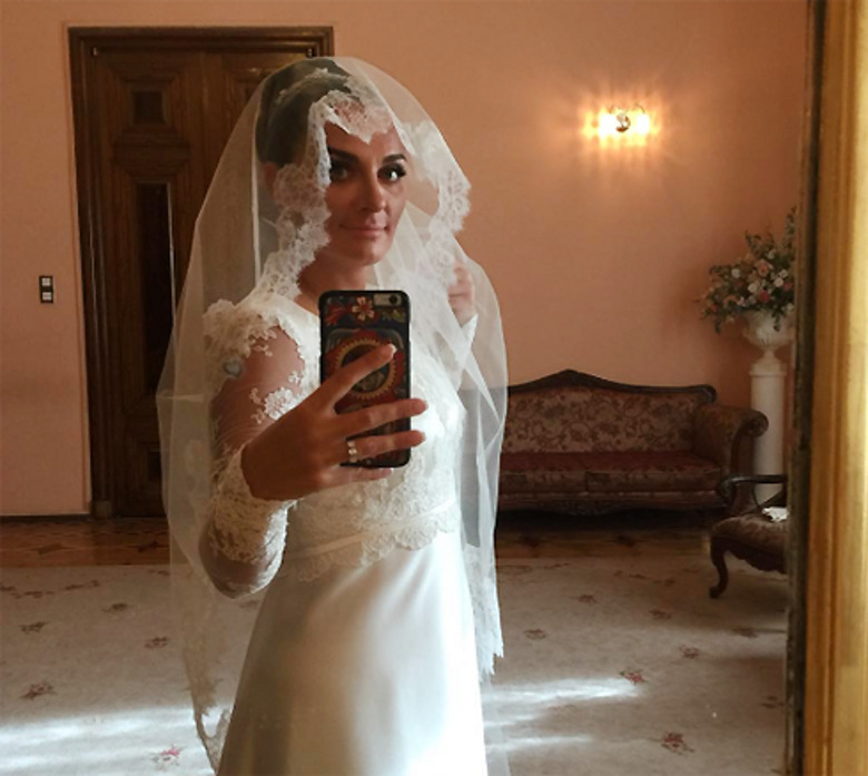 Елена Ваенга за несколько минут до регистрации брака