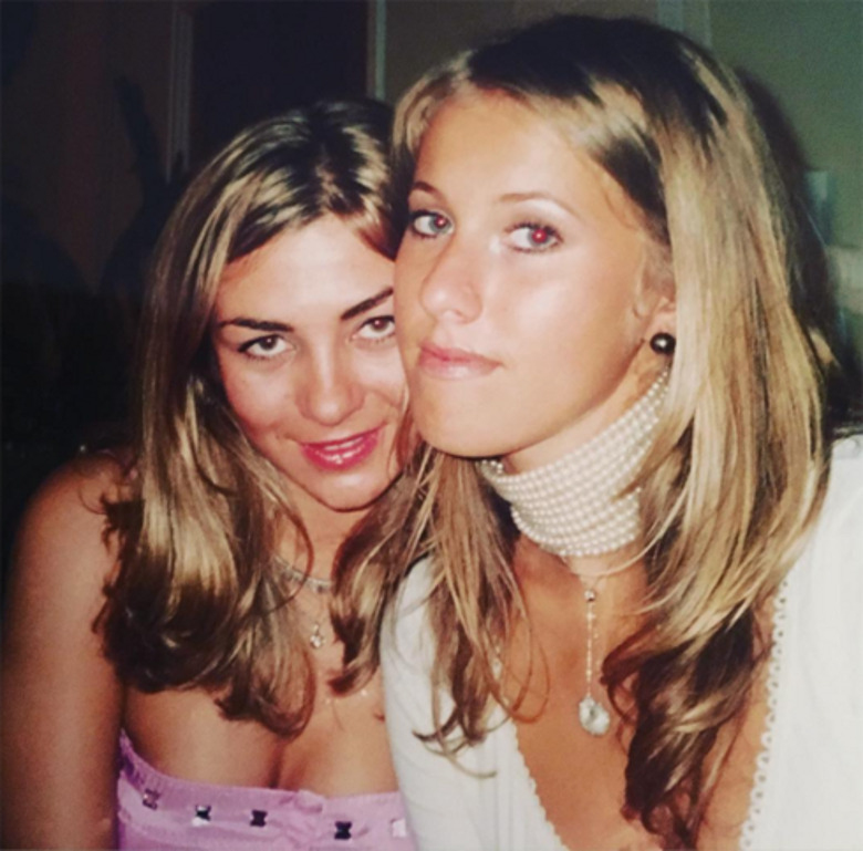 xenia_sobchak: «Мне тут 18... С подругой Лизой на вечеринке»