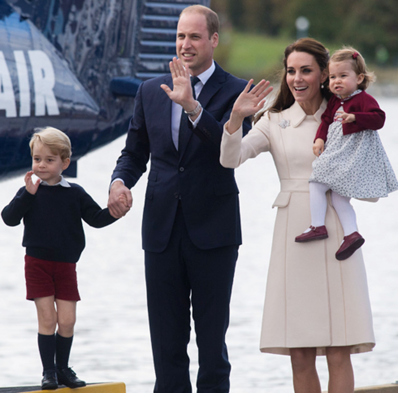 Принц Уильям и герцогиня Кэтрин с детьми