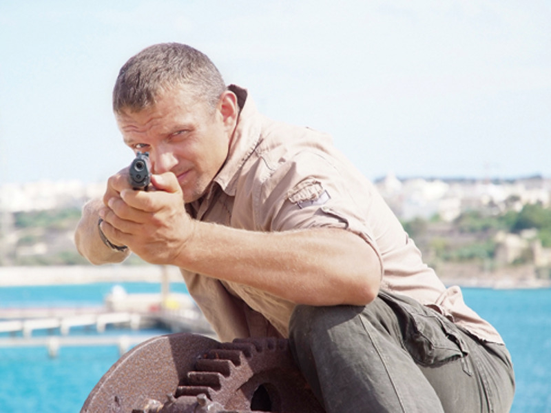 В шпионском боевике «Непобедимый» актер блестяще сыграл агента русской разведки