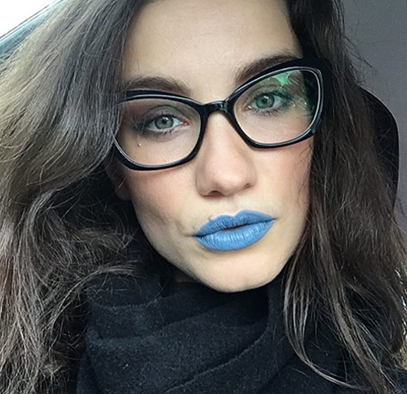 Цвет губ испугал фанатов певицы