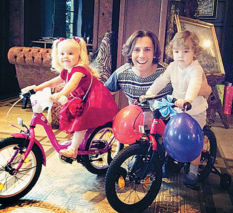 Максим Галкин с детьми