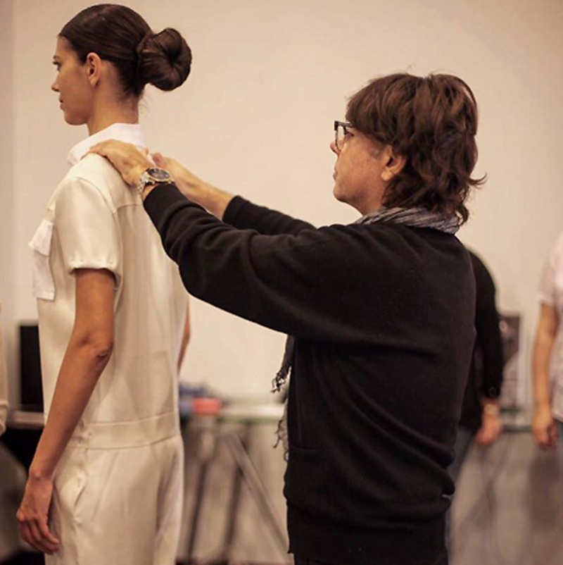 Кутюрье готовится к показу в Париже