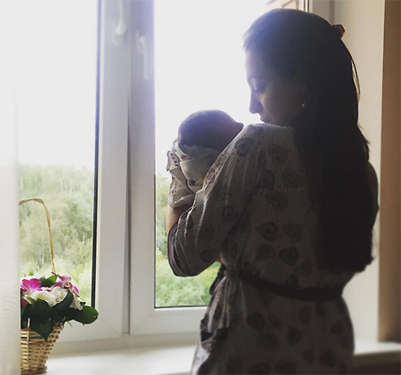 Анастасия Меськова родила сына 