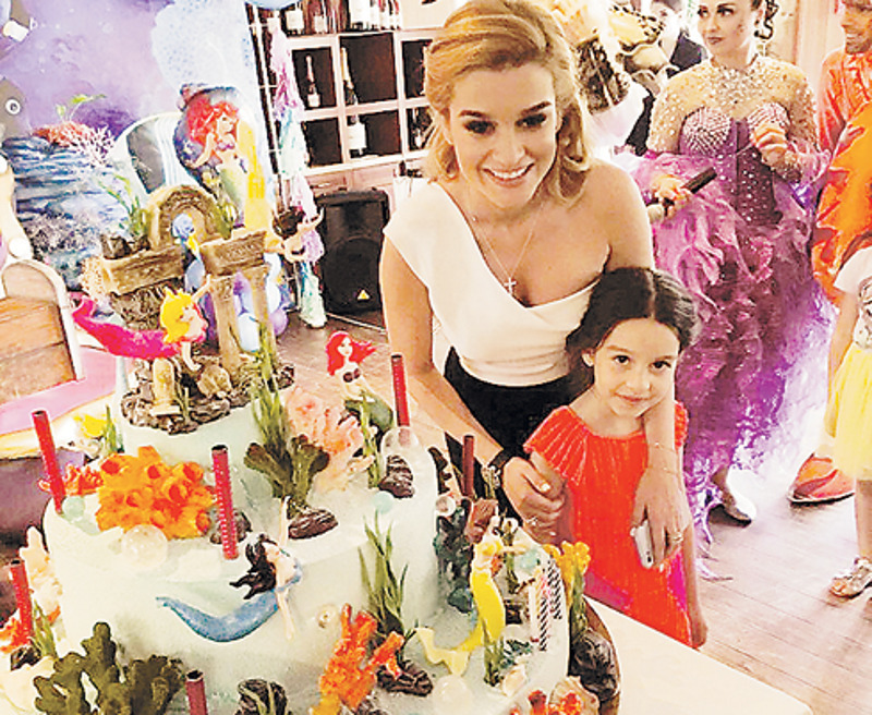 Ксения Бородина с дочерью