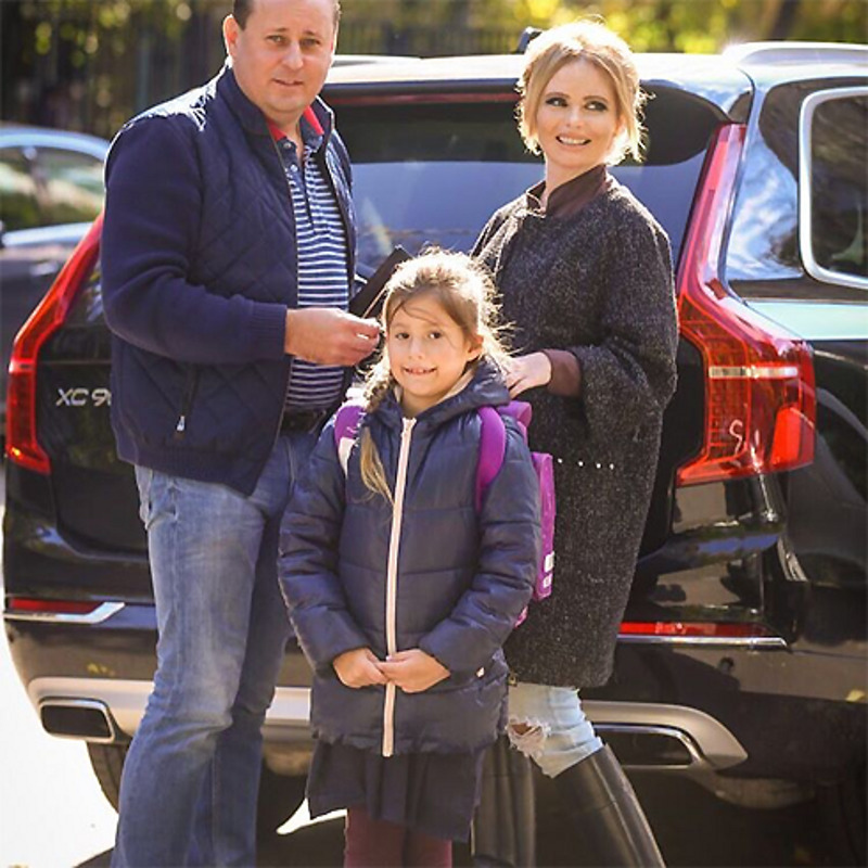 Продюсер актерской хоккейной команды уже забирает из школы ребенка Даны Борисовой