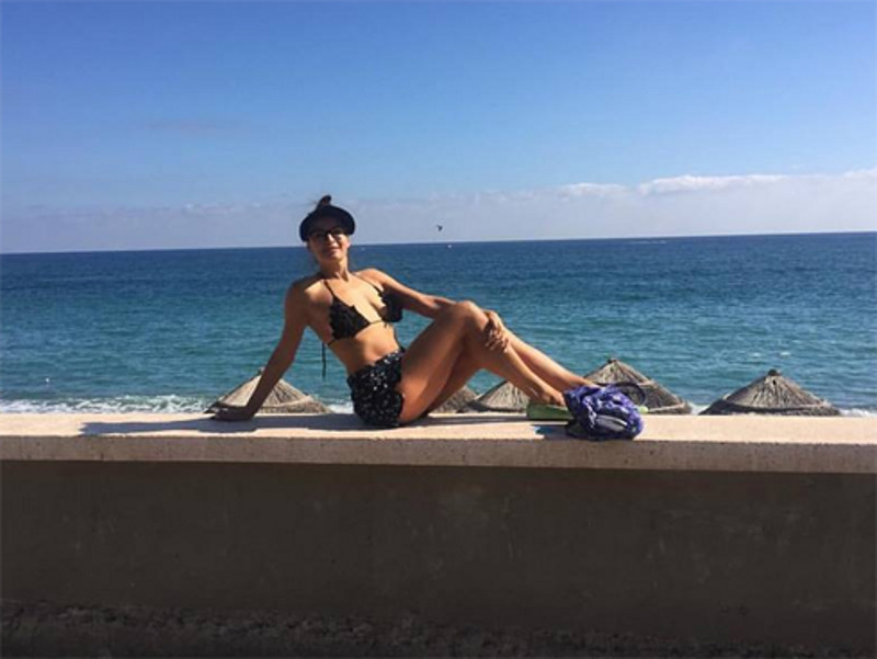 Актриса демонстрирует новые купальники