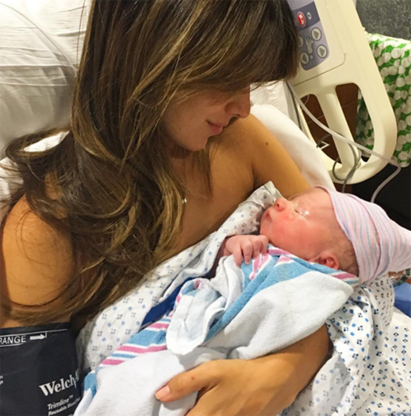 Хилария Болдуин на днях родила третьего ребенка