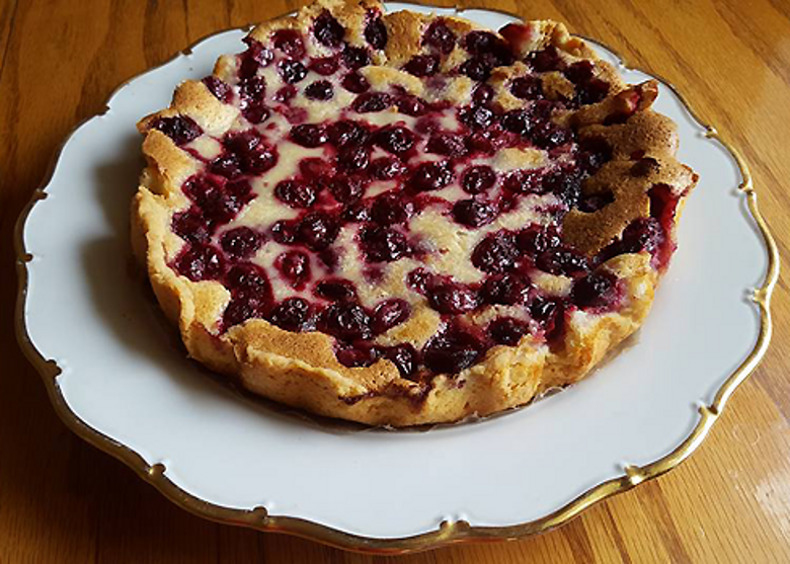 Сметанный пирог с вишней