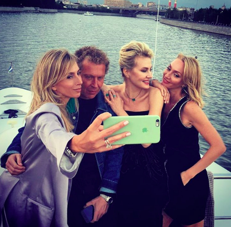 Гости активно фотографировались и публиковали снимки в своих микроблогах