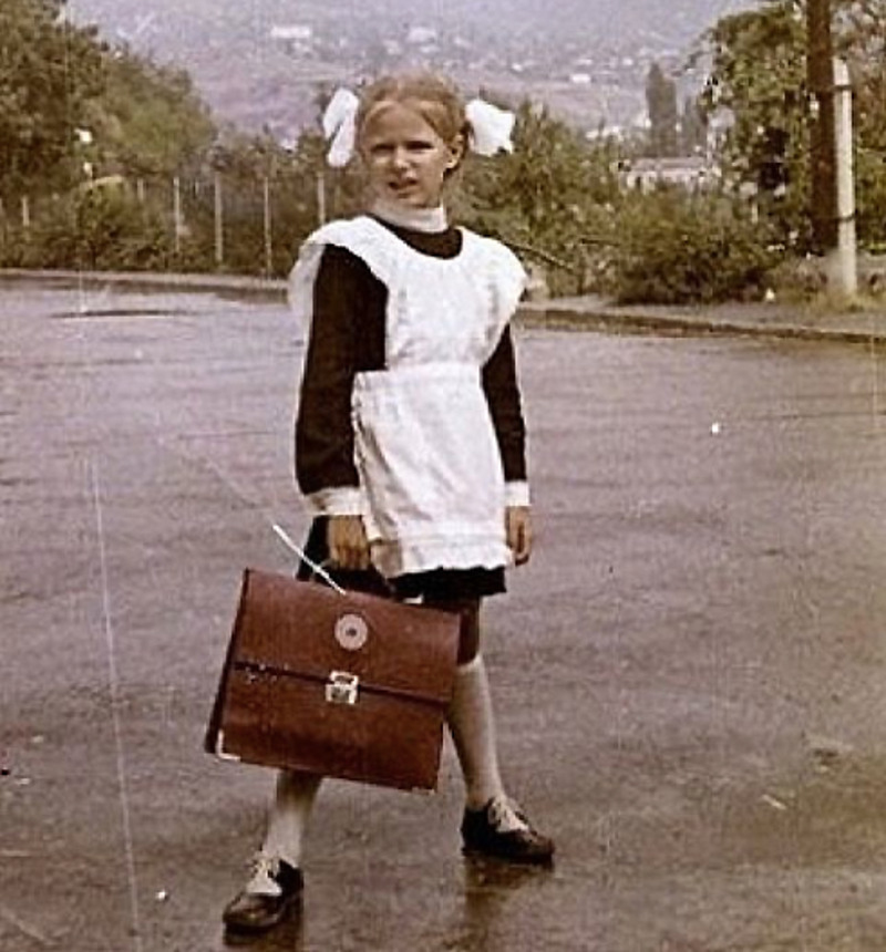 Эвелина Бледанс-первоклассница