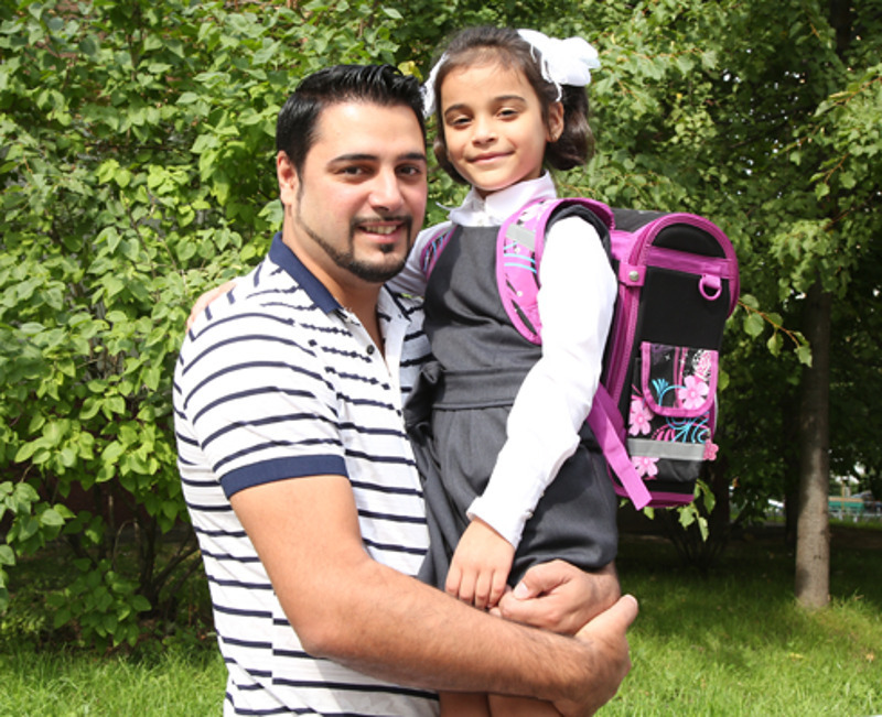  Милане, старшей дочери Александа, еще нет семи лет, но девочка уже отправилась в школу. Милана ходила на подготовительные курсы, а также с удовольствием занимается танцами и вокалом