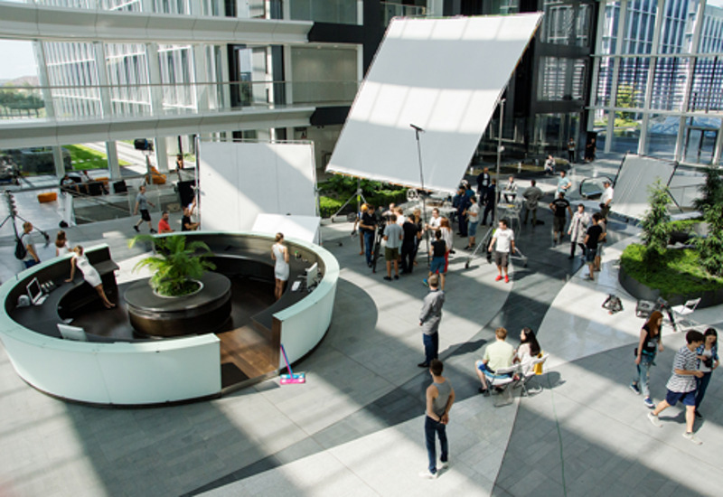 Часть съемок фильма проходит в комплексе «Москва-Сити»