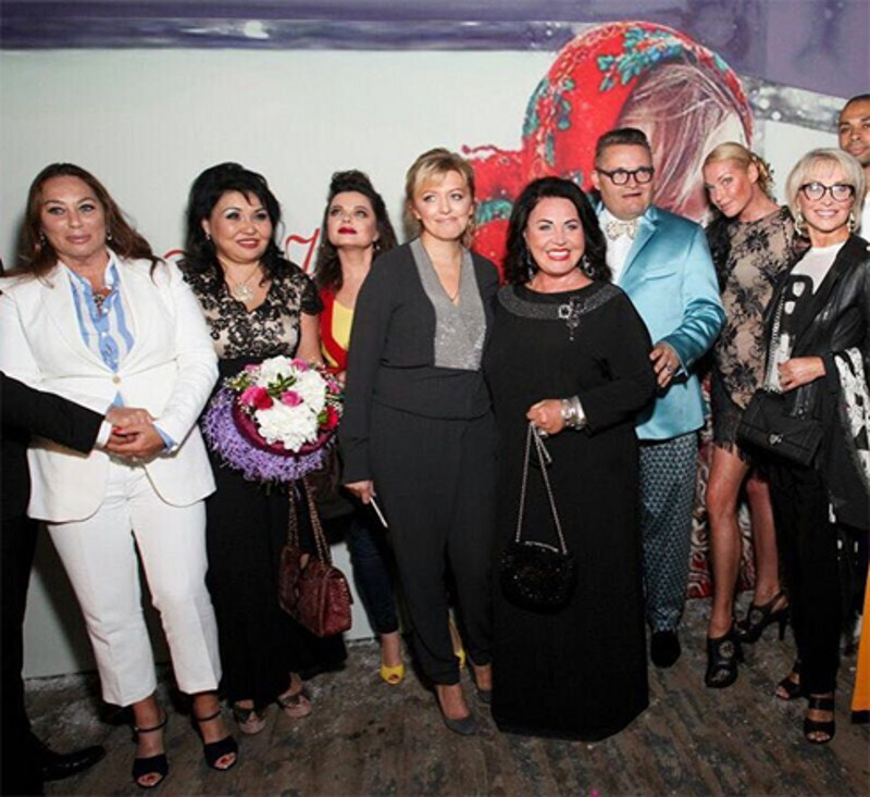 Поддержать артистку пришли коллеги