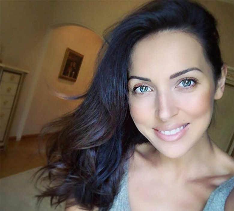 Алсу принимает поздравления