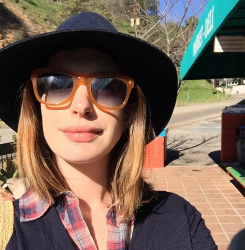 Ради роли в фильме «Отверженные» Энн Хэтэуэй теряла по пятьсот калорий в день и приобрела крайне изможденный вид