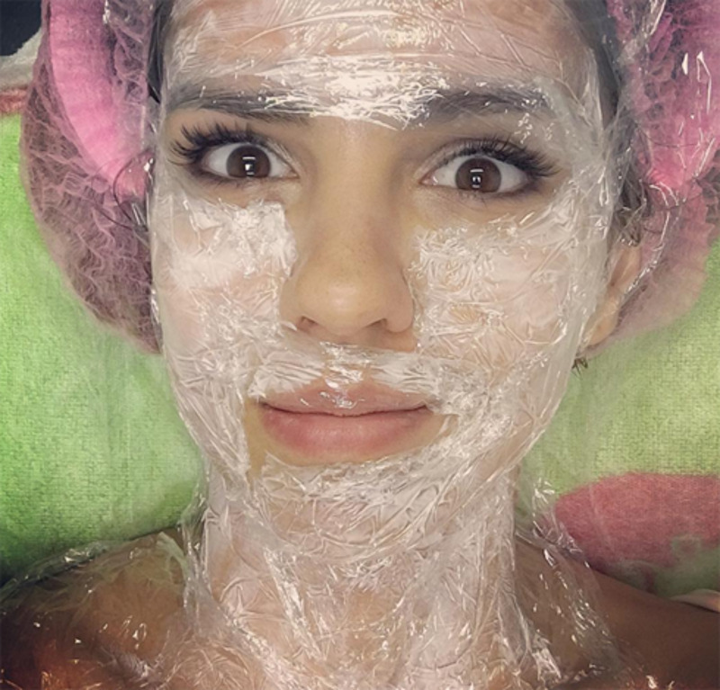 Лара Бардина советует относиться к селфи с юмором