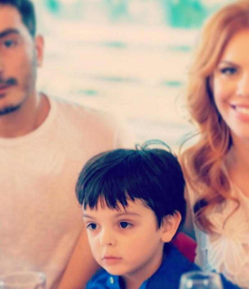 На некоторых фото с дня рождения Саши запечатлен и его отец Сергей