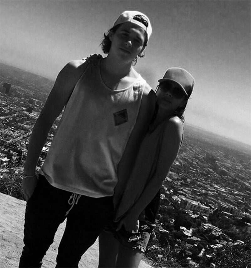 Виктория Бекхэм со старшим сыном Бруклином