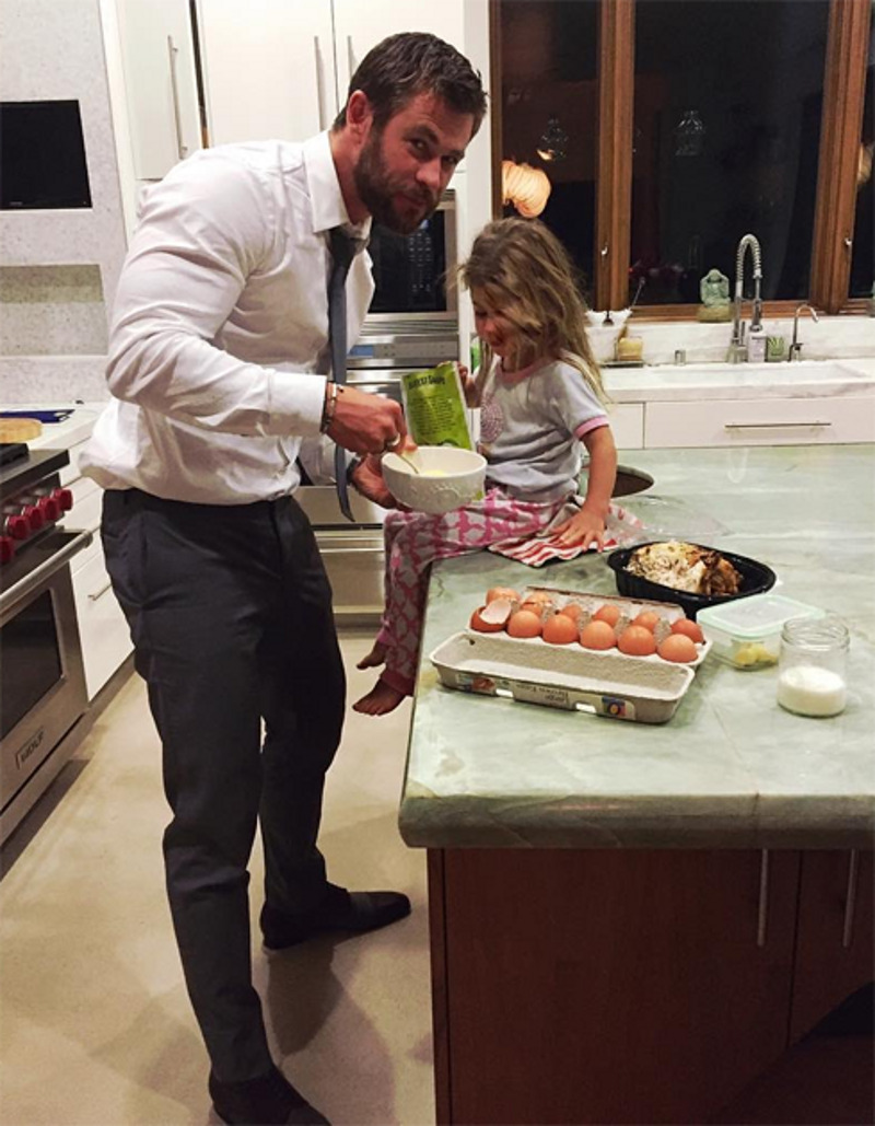 Крис Хемсворт с дочерью Индией