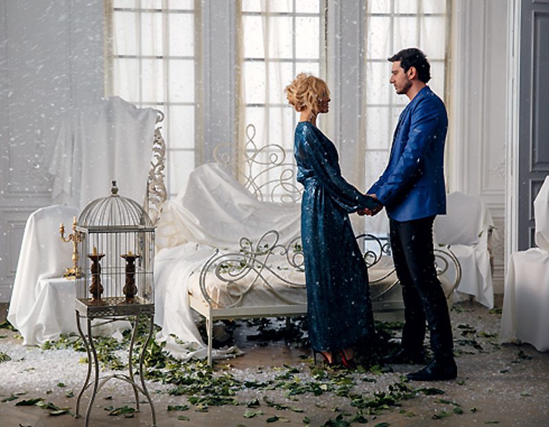 Артисты показали двух еще любящих людей, которые пришли к мысли о расставании осознанно