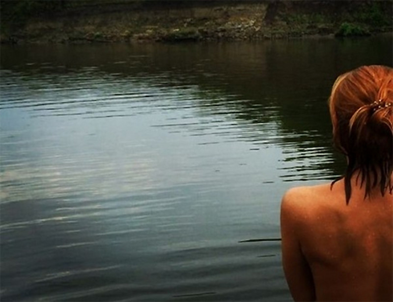 Любовь Толкалина вновь искупалась голышом