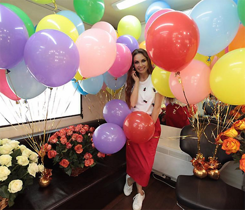 Liasanutiasheva: «День рождения на работе»