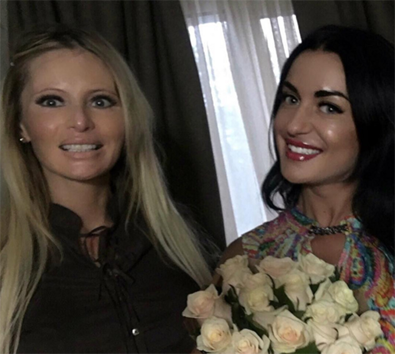 После поездки в Крым Дана нарастила себе ресницы