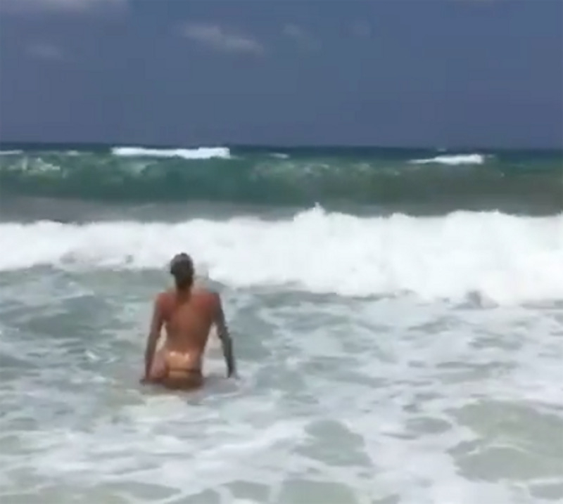 Видео купания балерины вызвало восторг у ее поклонников