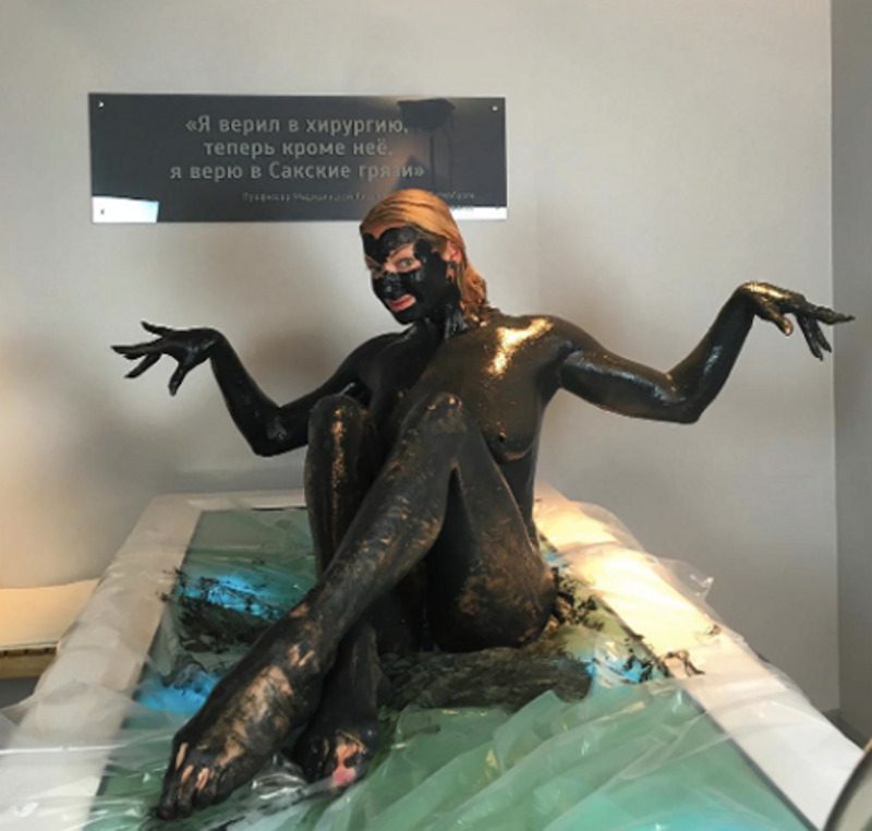 Поклонники снова шокированы снимками артистки