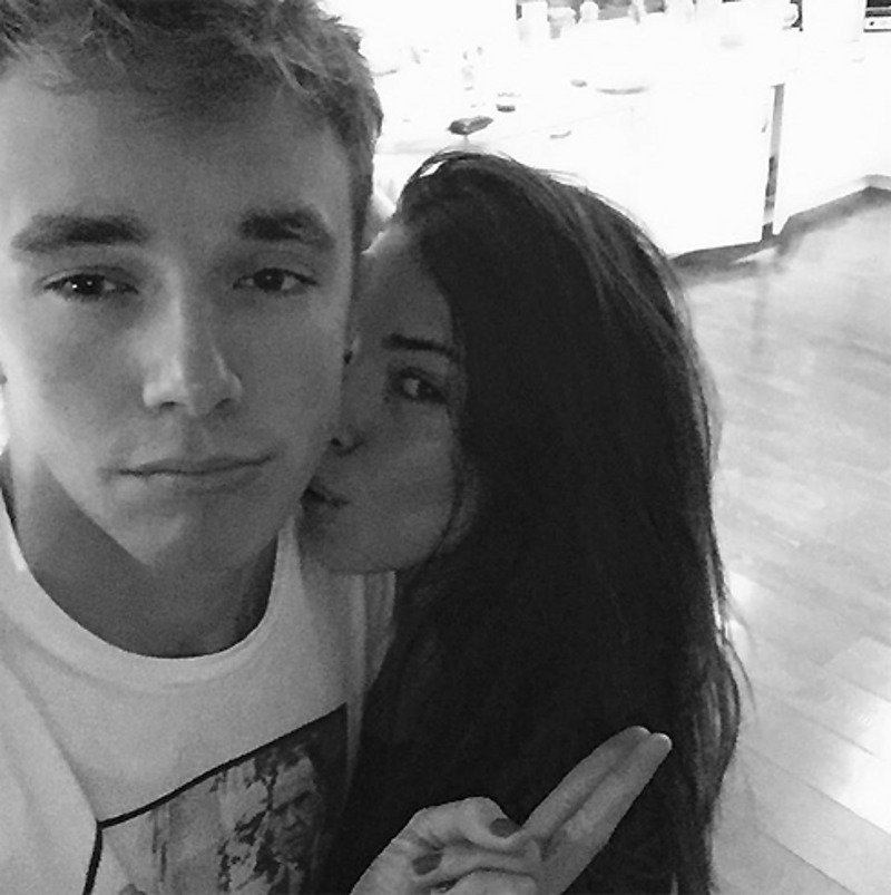 Актриса со своим братом Домиником