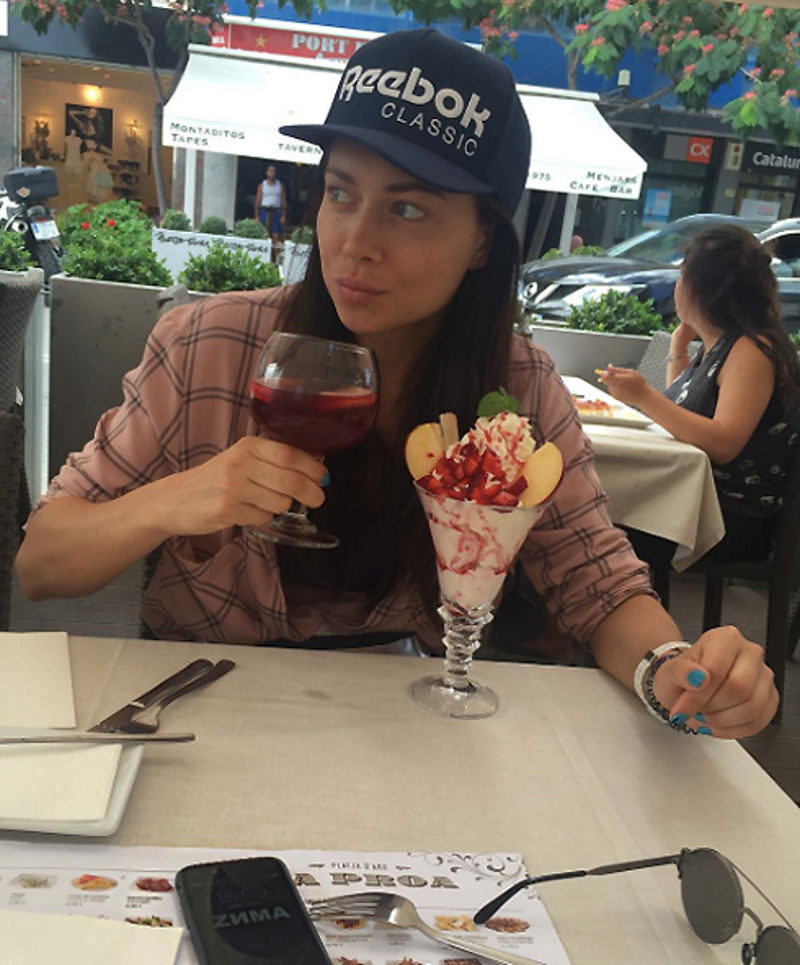 Имена эта фотография вызвала в возмущение в Сети