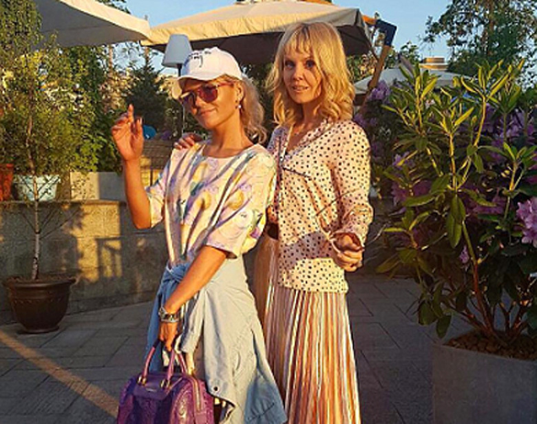 Певица Валерия со своей дочерью Анной