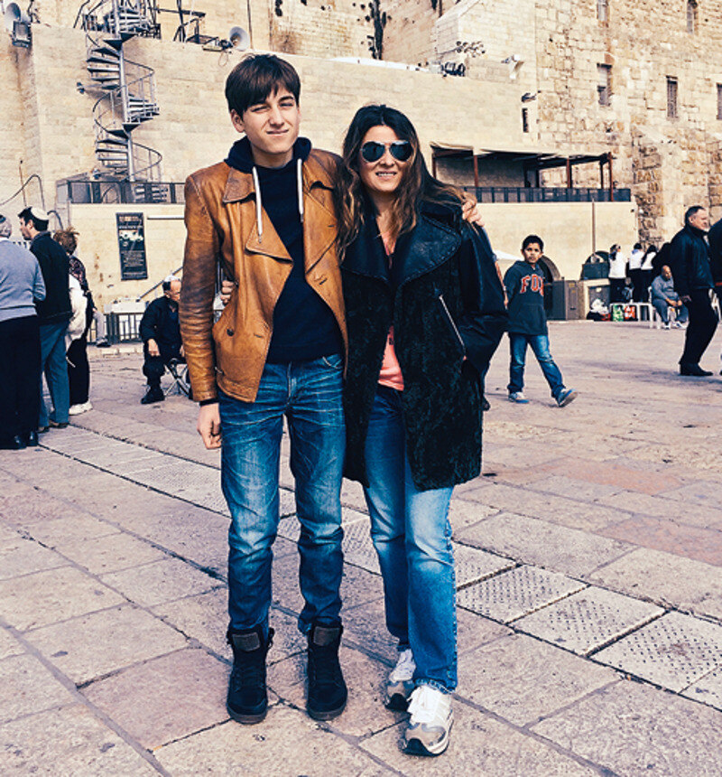 Жанна Бадоева со старшим сыном Борисом