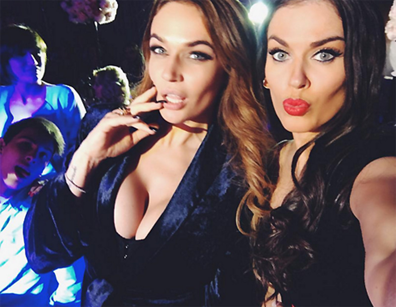 Декольте Водонаевой стало причиной ссоры с женихом