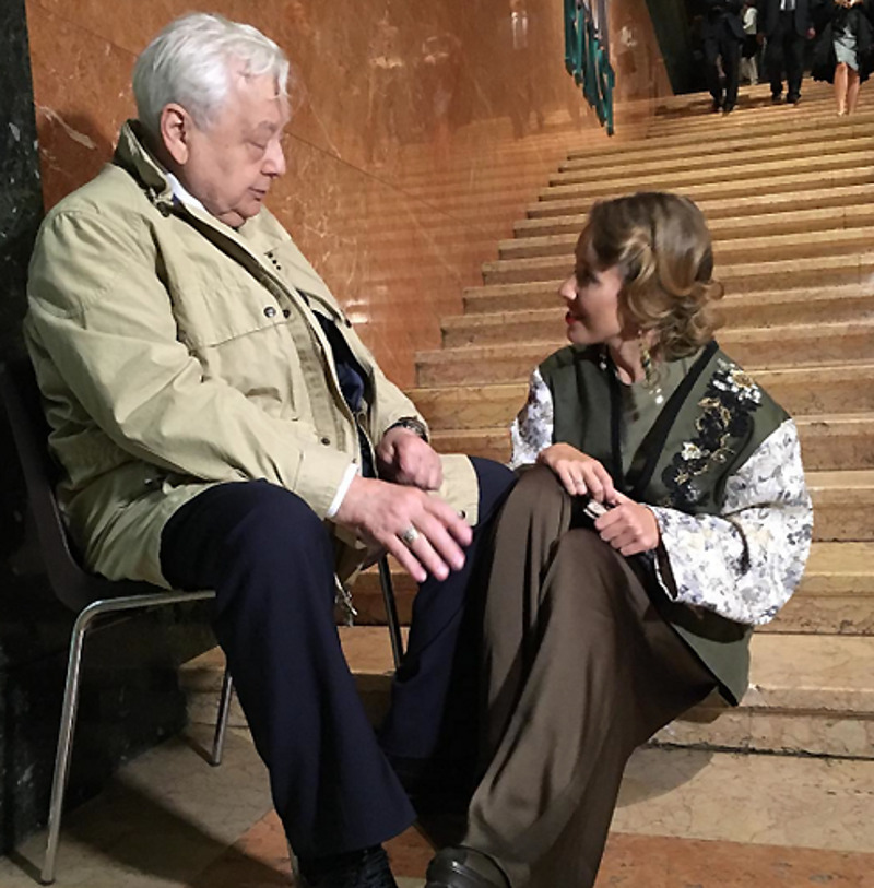 Собчак на открытии выставки Льва Бакста пообщалась с Олегом Табаковым