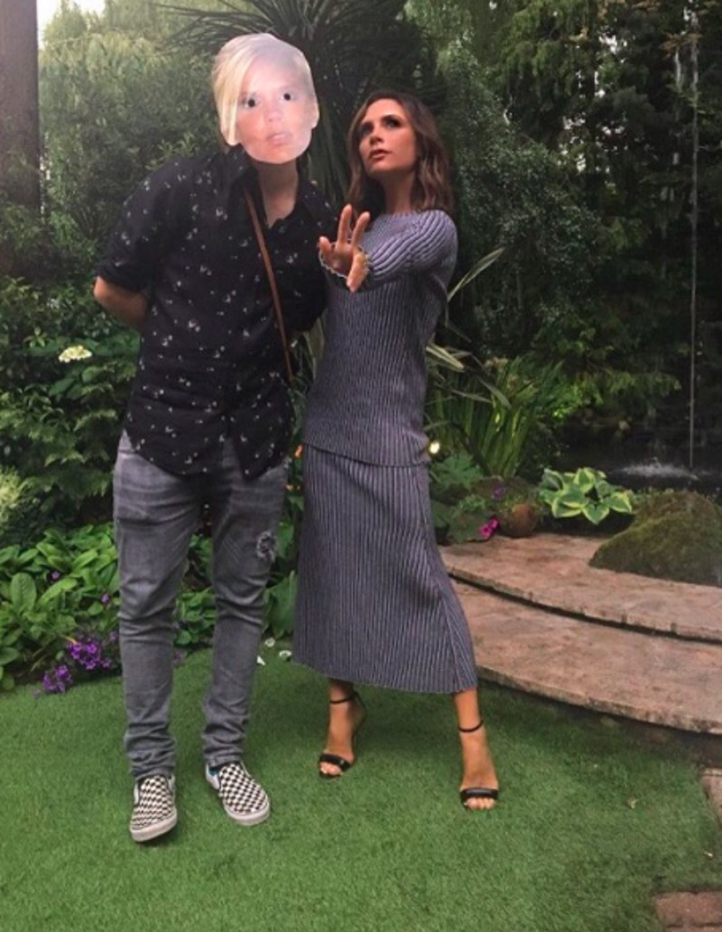 Бруклин примерил маску Виктории Бекхэм времен Spice Girls