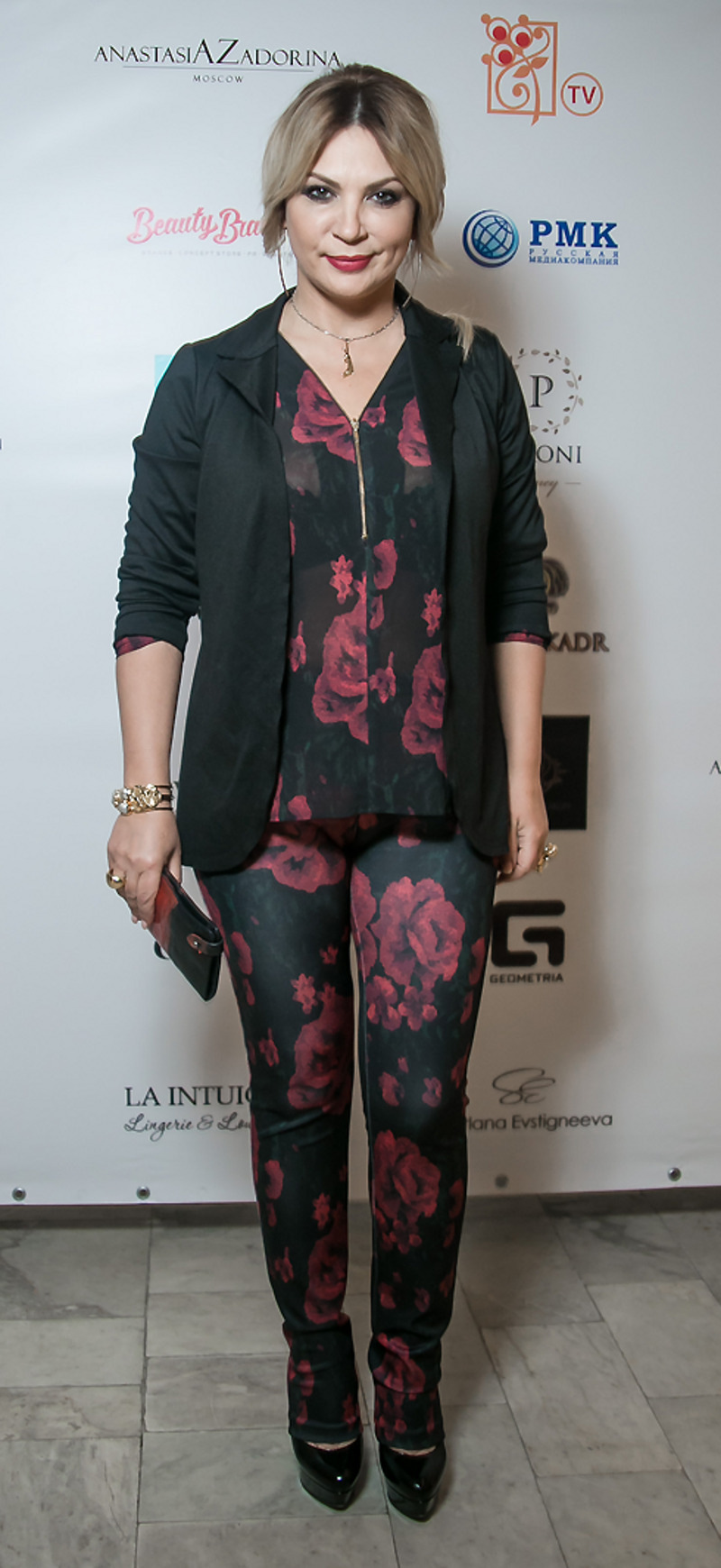 Солистка группы "Город 312!" Ая также пришла оценить современное кружево