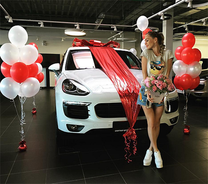 Porsche Анны Хилькевич вызвал скандал в Сети