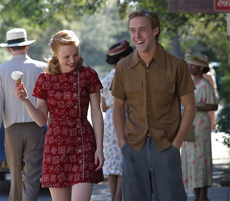 На съемках картины «Дневник памяти», которая принесла Гослингу известность и признание, актер познакомился со Рейчел Макадамс. Долгое время молодых людей связывали любовные отношения