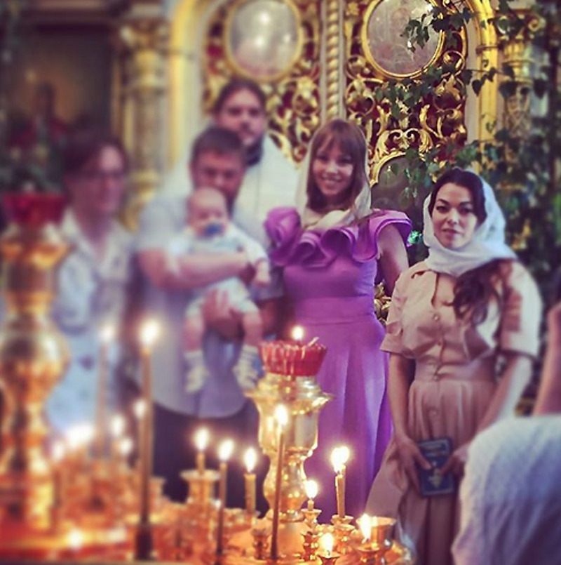 Полина Диброва стала крестной Марка-Аарона