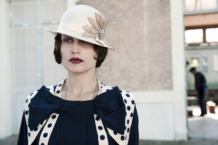 Летиция в фильме "Кошмар за стеной"