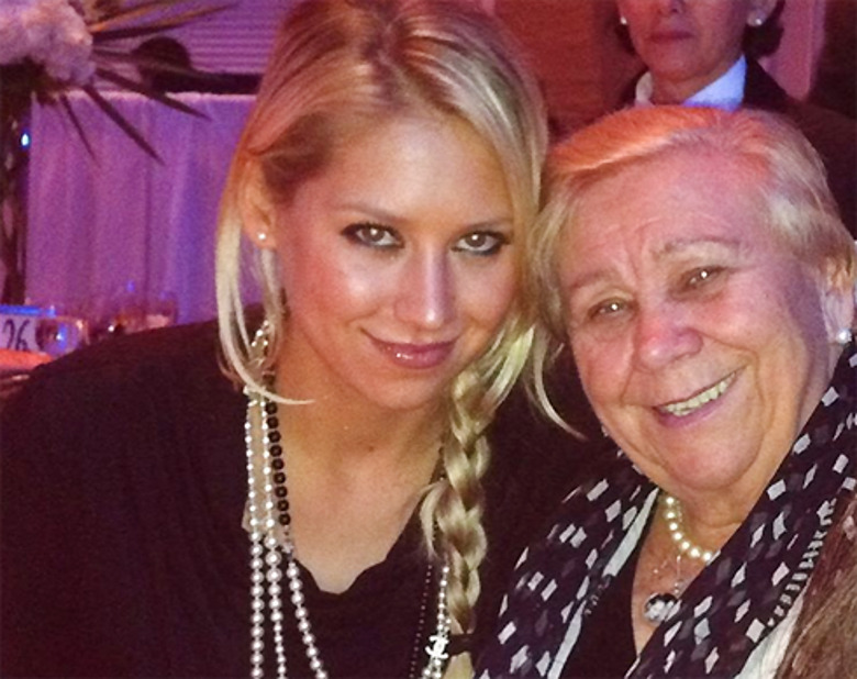 Анна Курникова с бабушкой