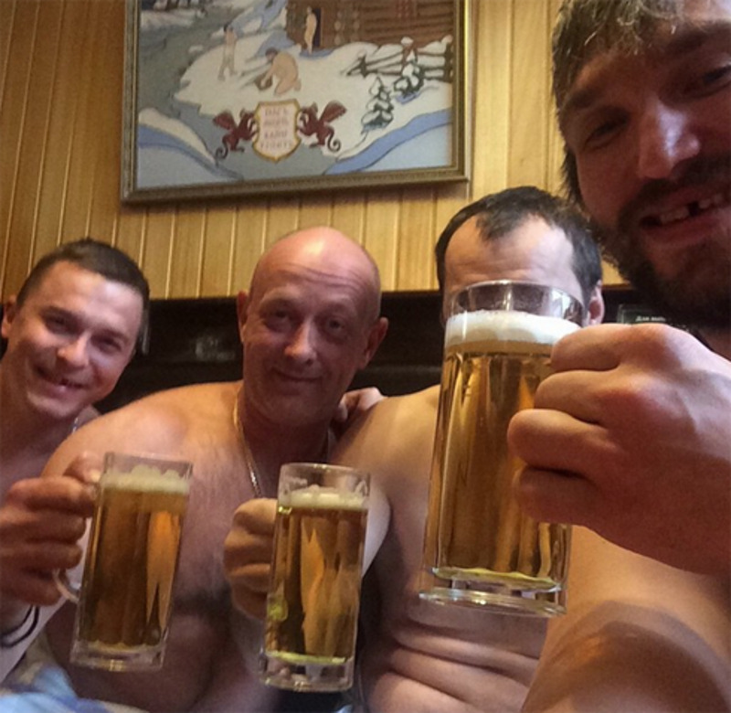 Александр Овечкин любит русскую баню...