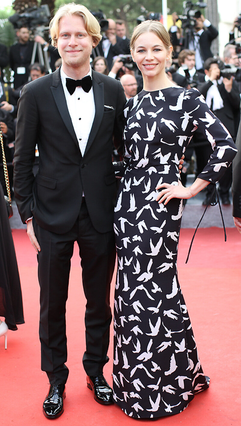 Светлана Устинова со спутником на Каннском кинофестивале