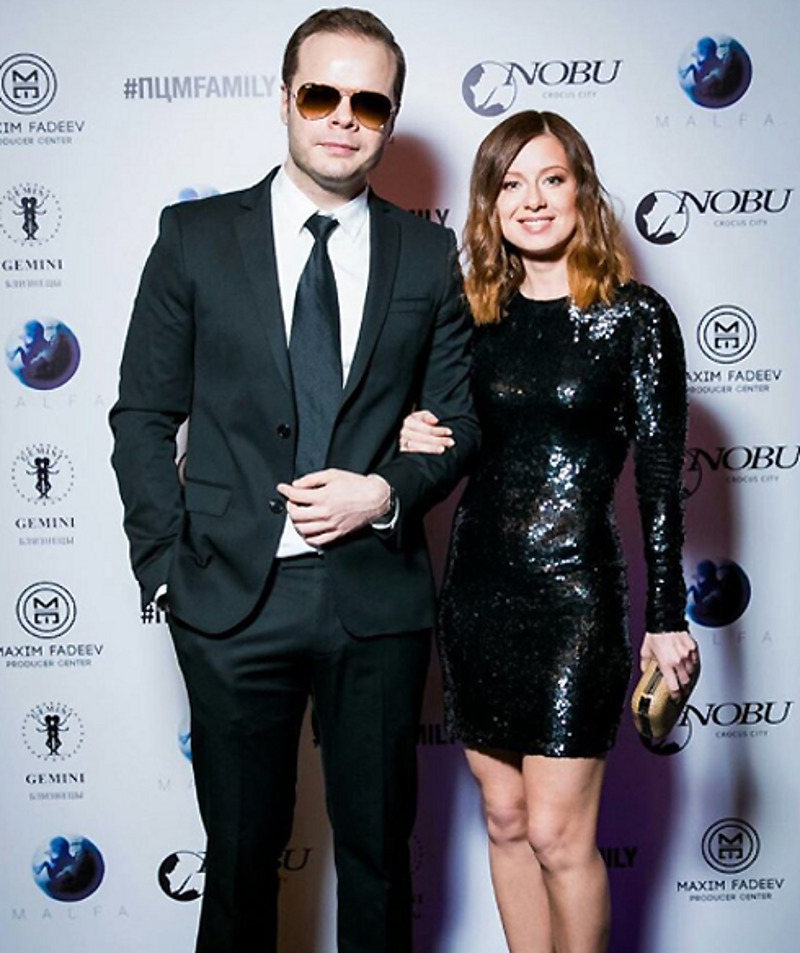 Поздравить именинника пришли Юля Савичева и ее супруг Александр Аршинов