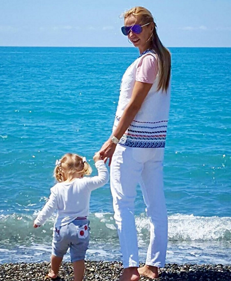 Татьяна Навка отдыхает с семьей в Сочи