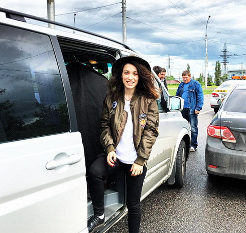 Поклонники рассказали певице, что в этом месте на въезде в Липецк случается много аварий 